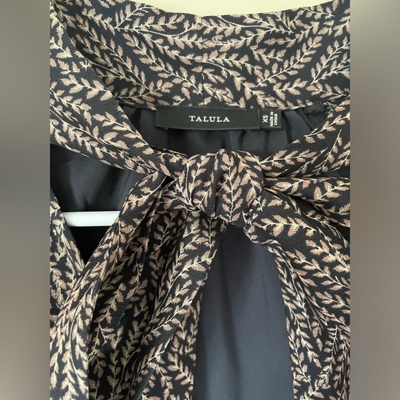 Talula Cadogan dress NWOT SIZE XS bow tie neckline long sleeve flowy - Picture 3 of 6